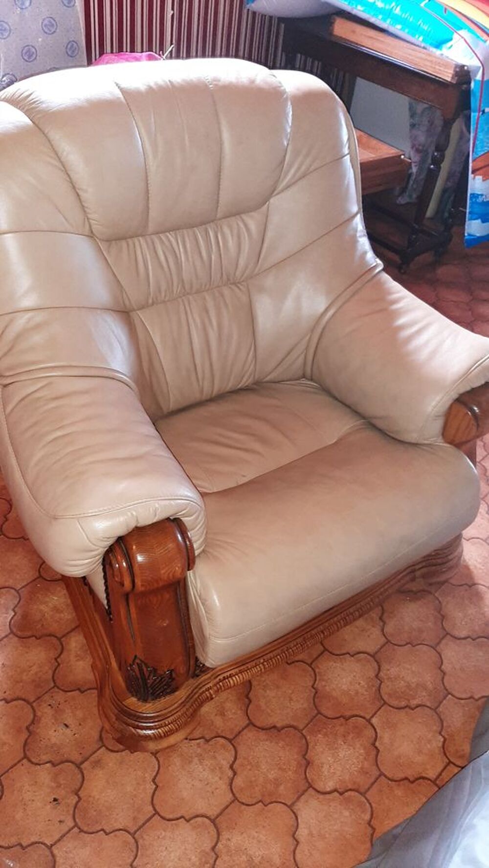 Canap&eacute; et fauteuils en cuir Meubles