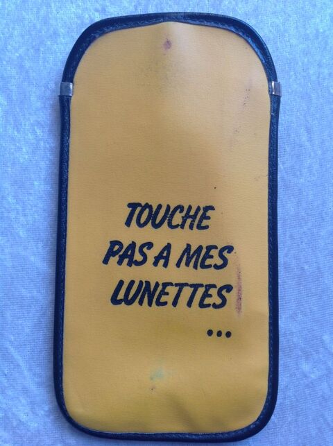 ÉTUI TOUCHE PAS À MES LUNETTES... Envoi Possible
2 Trégunc (29)