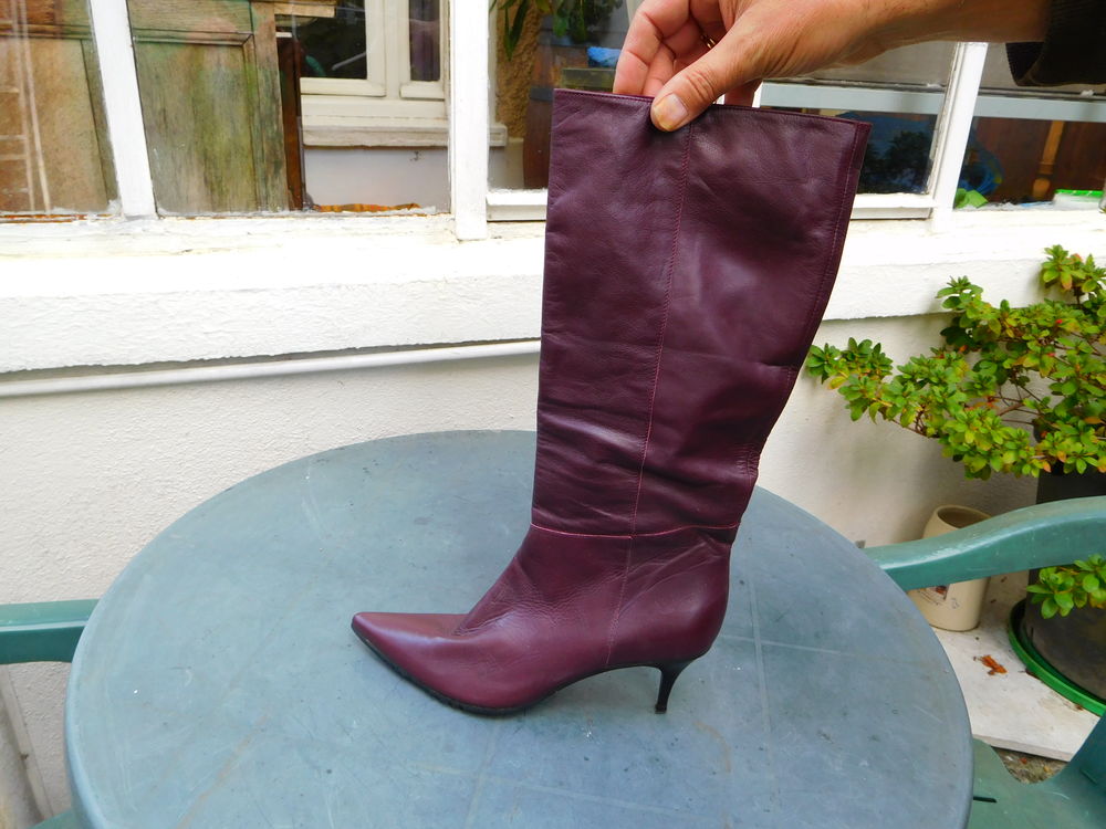 belles bottes en cuir couleur bordeaux quasi neuves Chaussures