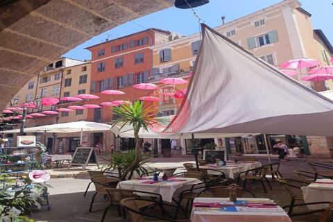 Nous vous proposons à la vente un restaurant (cuisine... 144000 06130 Grasse