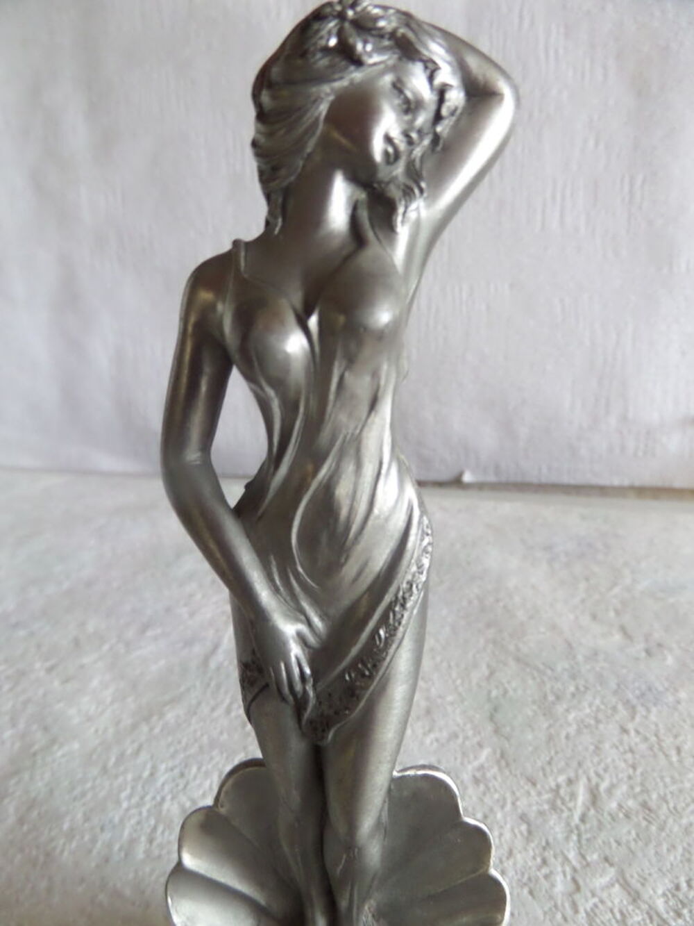 sujet en etain ""vierge"" 