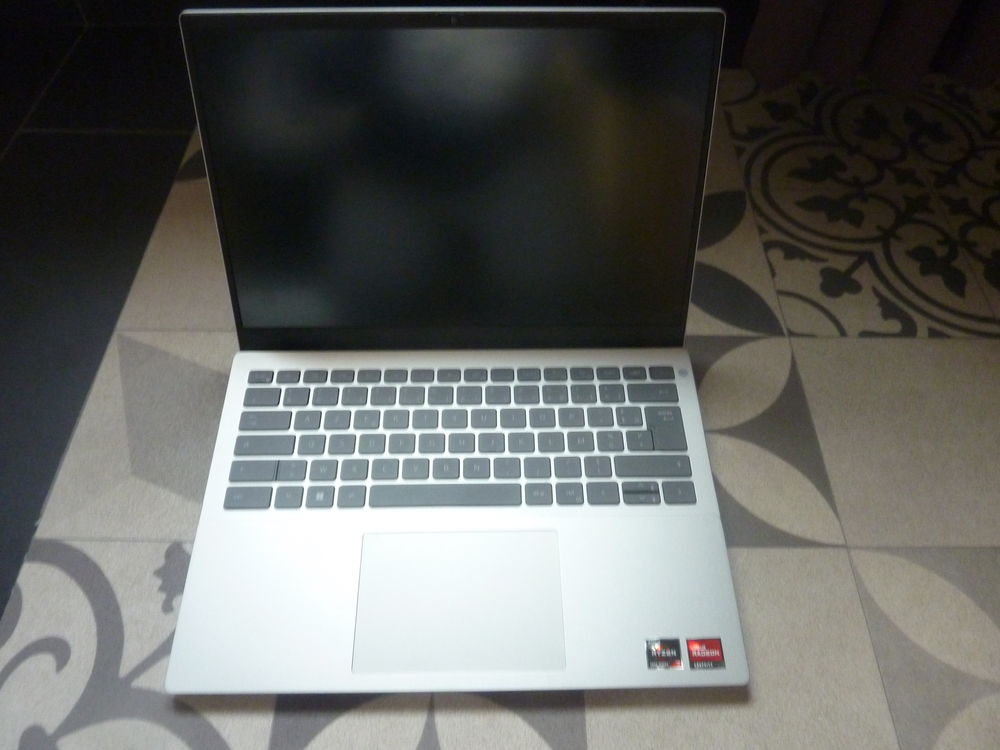 Ordinateur portable DELL Inspiron 14 5425 Matériel informatique