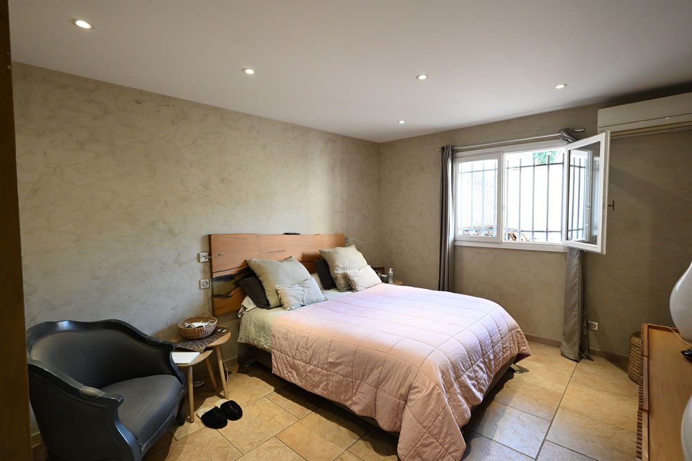 Vente Appartement VENCE PROCHE CENTRE APPARTEMENT 4 PIECES = STUDIO Vence