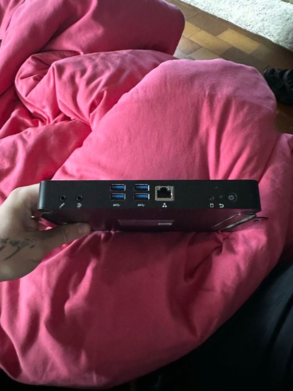 Axiomtek DSP501-527-4305UE €" Lecteur d'affichage num&eacute;rique industriel 4K Photos/Video/TV