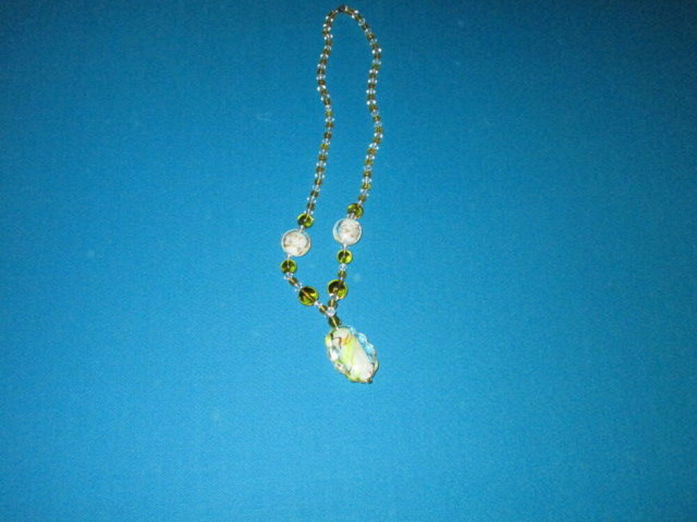  COLLIER EN PERLE Bijoux et montres