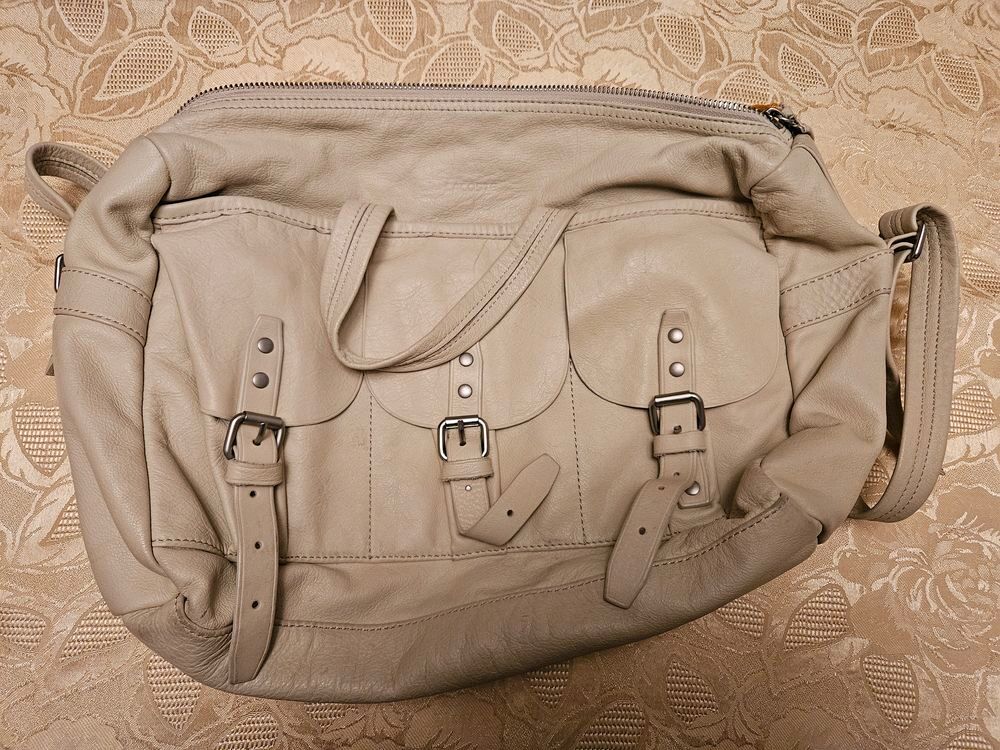 Sac &agrave; main ou en bandouli&egrave;re Lacoste Maroquinerie