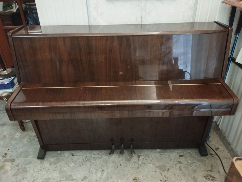Piano droit Rieger Kloss 88 touches Instruments de musique