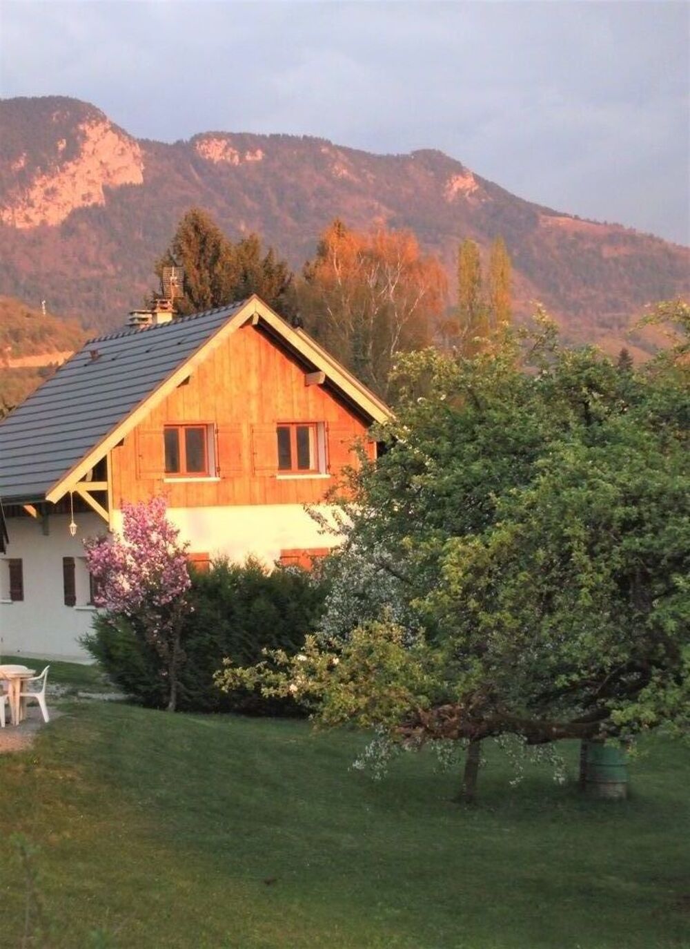   CHALET LAC ANNECY TALLOIRES
ENTRE LAC & MONTAGNE
Rhône-Alpes, Talloires (74290)