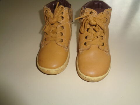 Chaussures montantes type TIMBERLAND
6 Saint-Thibault (10)