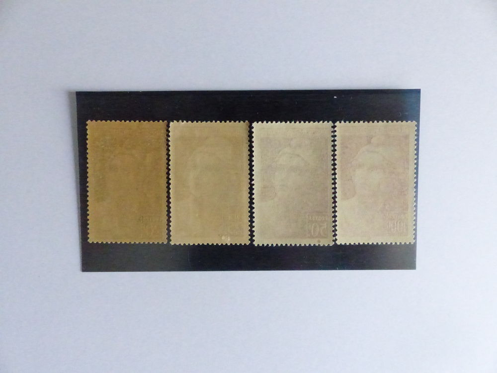 TIMBRE 730 / 733 NEUFS ** 