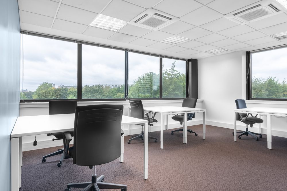  Basculez vers un espace de bureau ouvert prêt à l'emploi pour 15 personnes à Gentilly, Le Ker Euralille