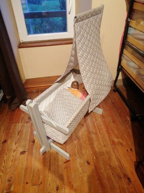 Bercelonette pour poup�e 45 Sainte-C�cile (85)