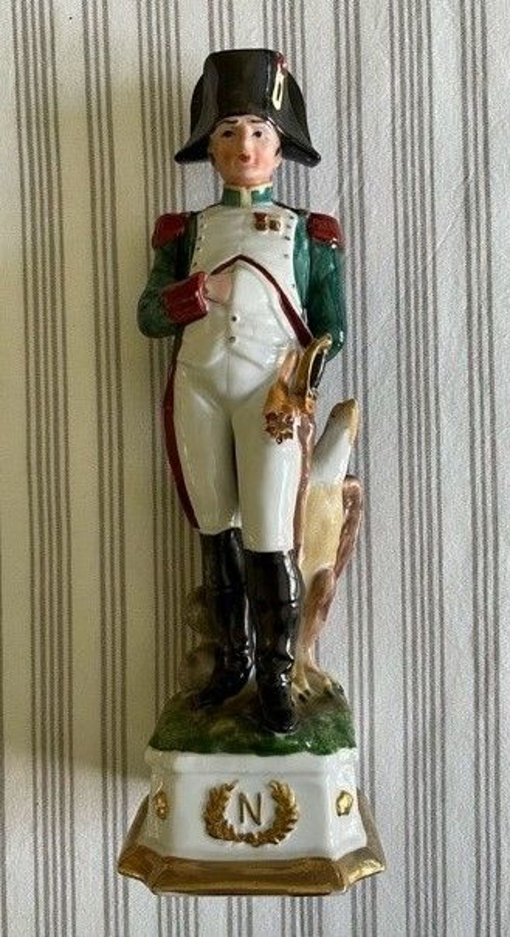 Figurine en pied de NAPOLEON en porcelaine Décoration
