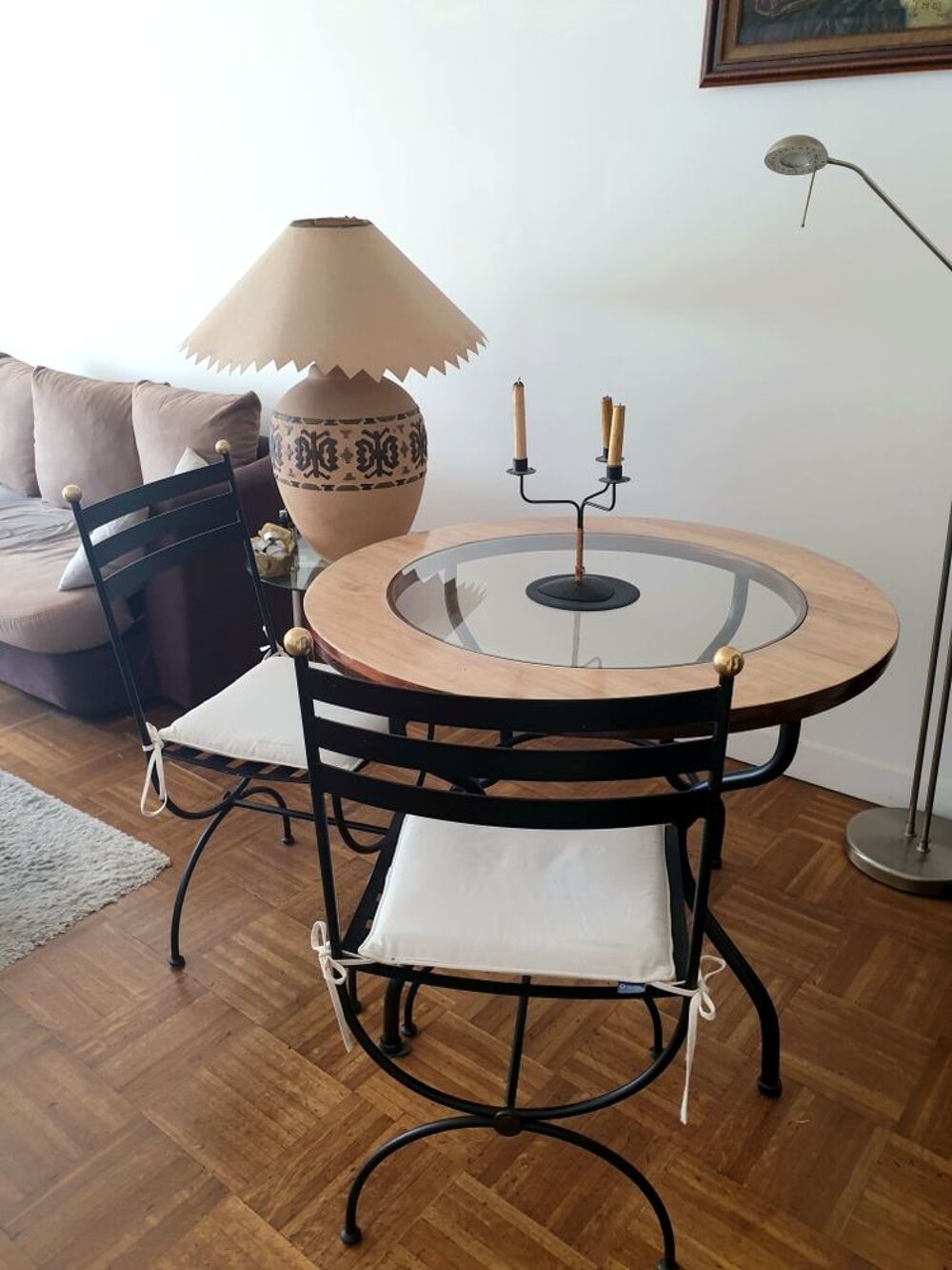 Table design bois et fer forg&eacute; 2 chaises Meubles
