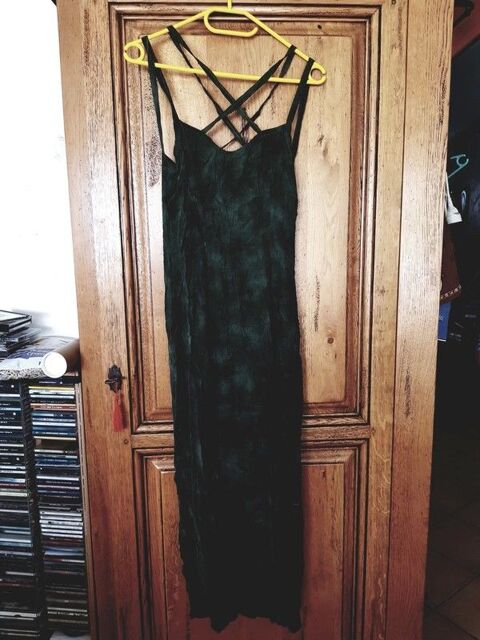 Robe longue fluide verte foncee neuve � lani�res deux qui se 8 Viriat (01)