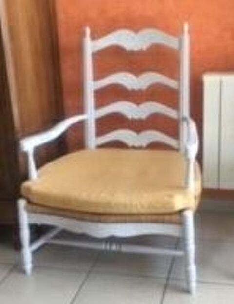 fauteuil provençal dit contandin  120 Villefranche-sur-Saône (69)
