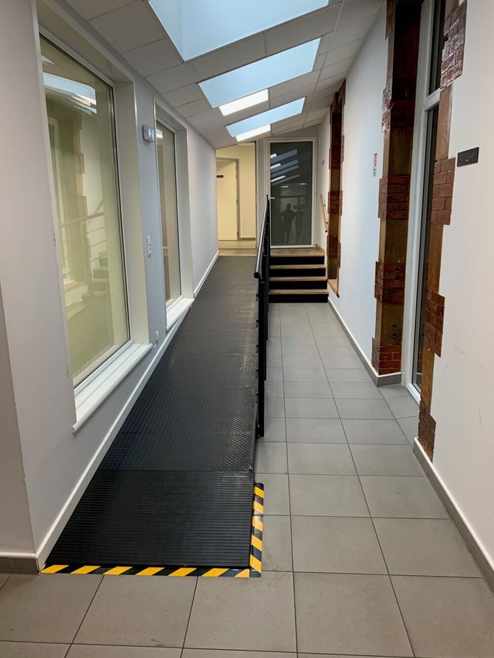   Local professionnel 48 M2 - centre ville 