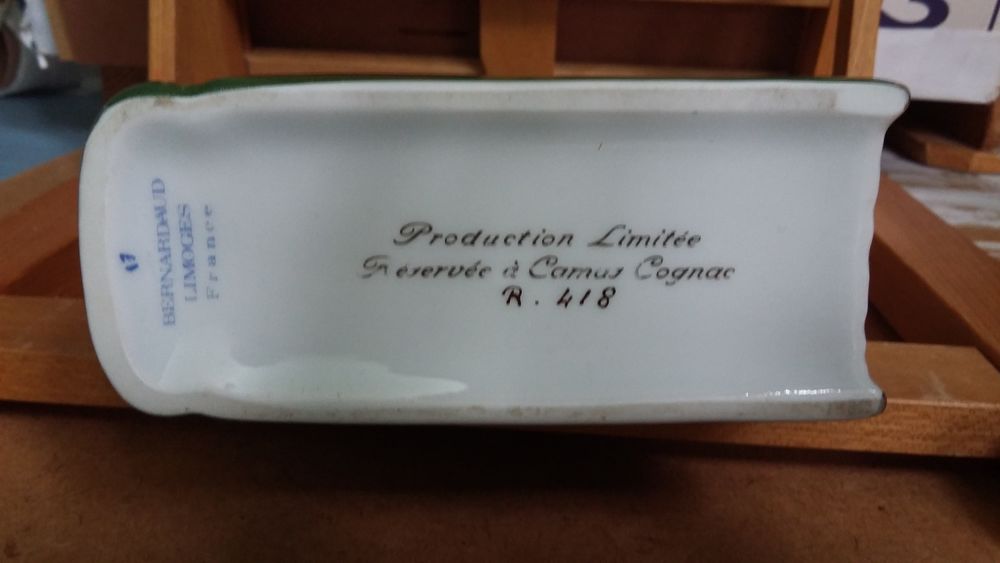 Bouteille Flacon porcelaine Limoges Bernardaud De Napol&eacute;on 