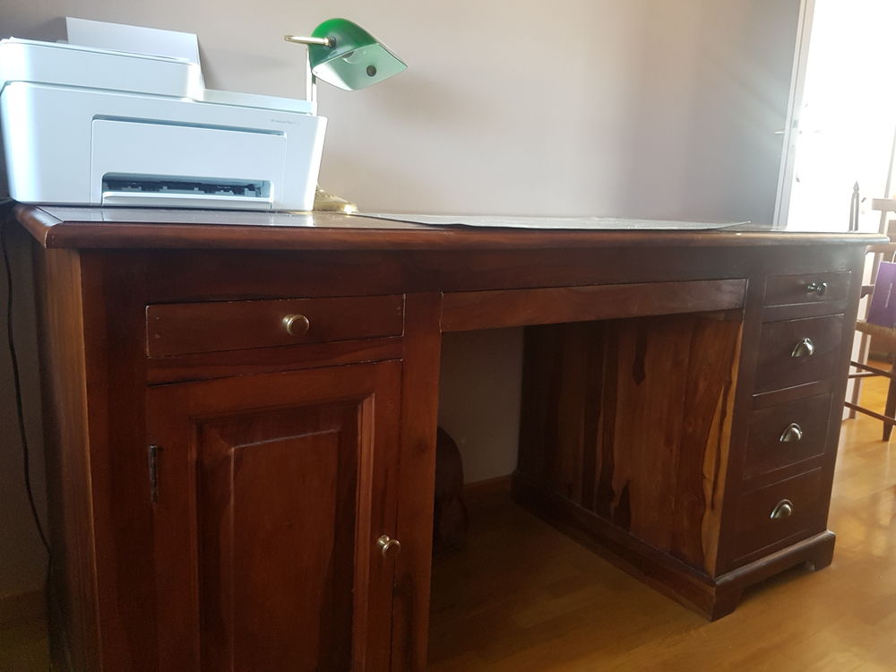 Bureau ministre tr&egrave;s bon &eacute;tat en ch&ecirc;ne 6 tiroirs + 1 porte Meubles