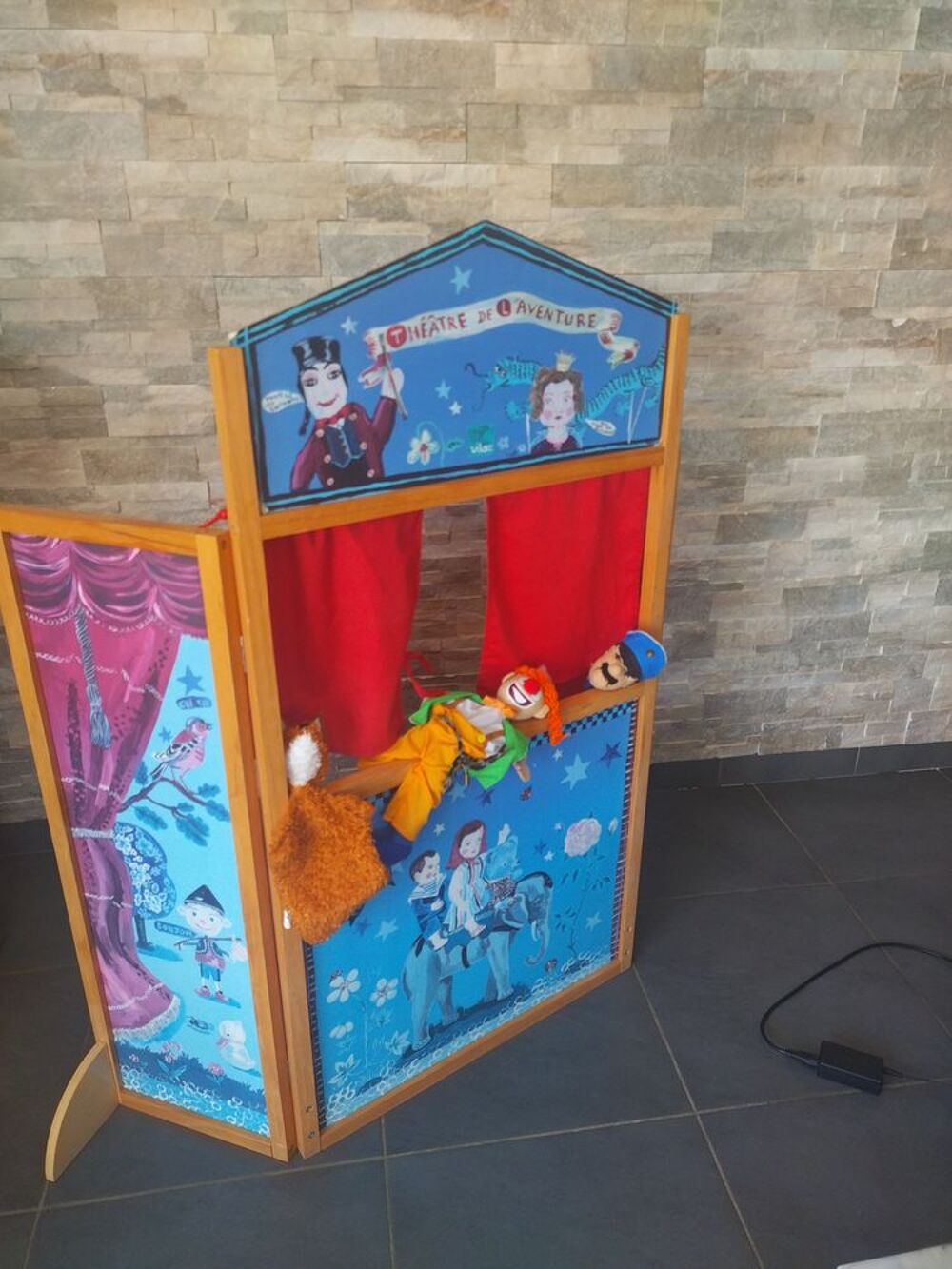 Th&eacute;&acirc;tre enfant bois peint &agrave; la main Jeux / jouets