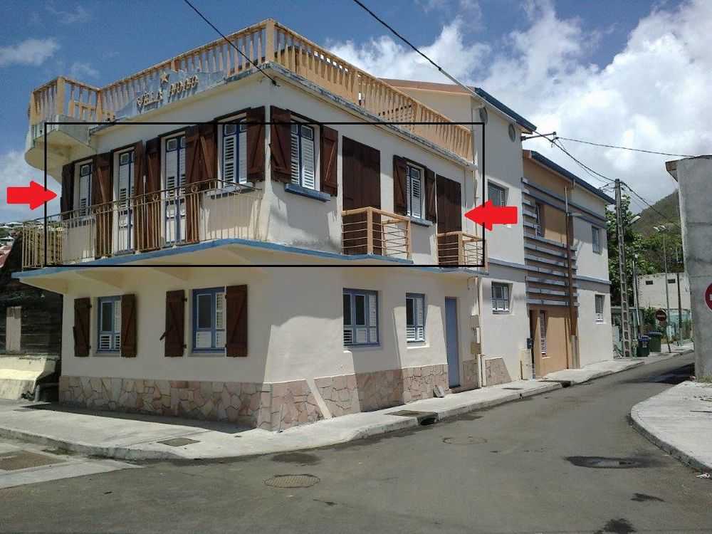 Location Appartement T2 EN R+1 en bord de mer au bourg de Case Pilote Case-pilote