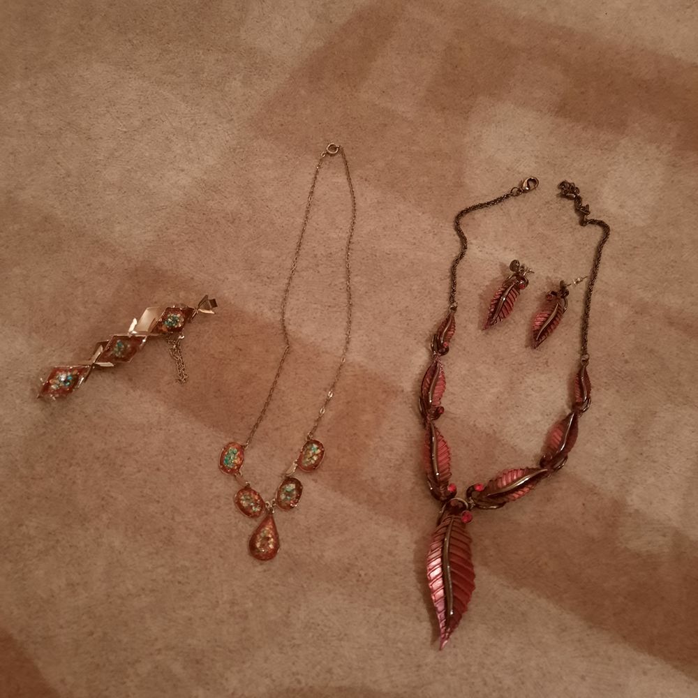 Lot(divisible) de bijoux fantaisie &eacute;tat neuf Bijoux et montres