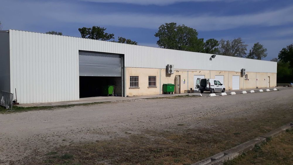 Location Autre local stockage ou autres 250m2 Vedène