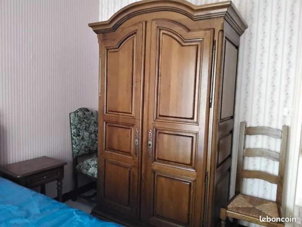 Chambre &agrave; coucher : lit 2 pers+armoire+commode+2 chevets Meubles