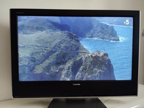 Tlviseur TOSHIBA Full HD 32 pouces soit 82 cm (diagonale) 49 Banyuls-dels-Aspres (66)