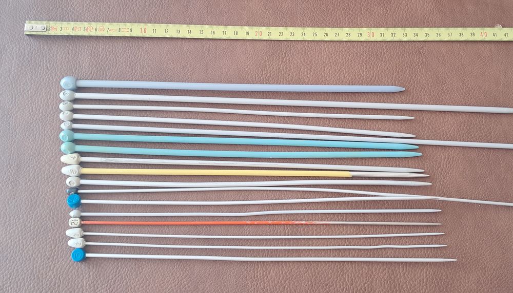 lot de 25 aiguilles &agrave; tricoter + 6 doubles et &eacute;tui phildar 
Bricolage