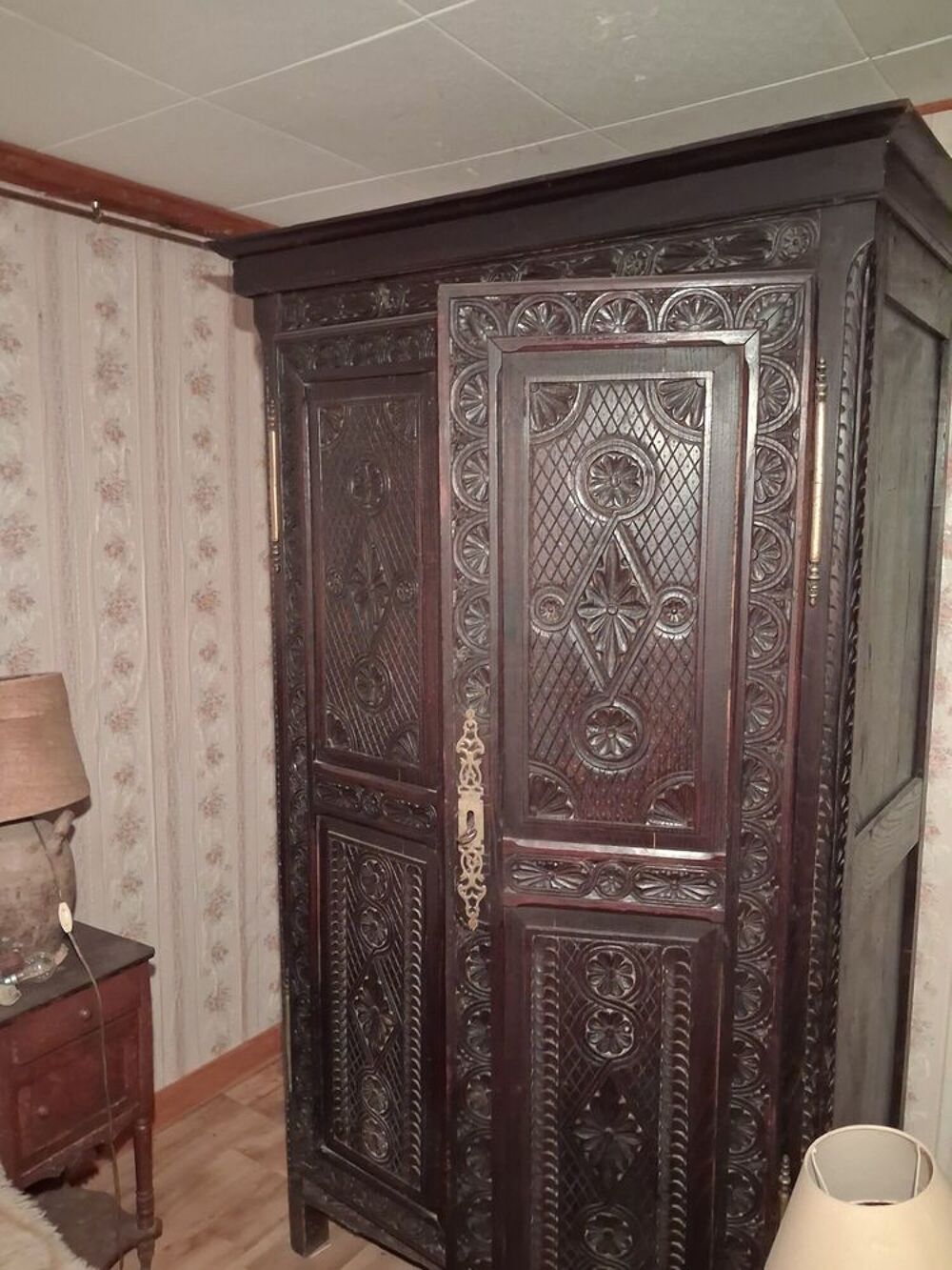 Belle armoire bretone Meubles