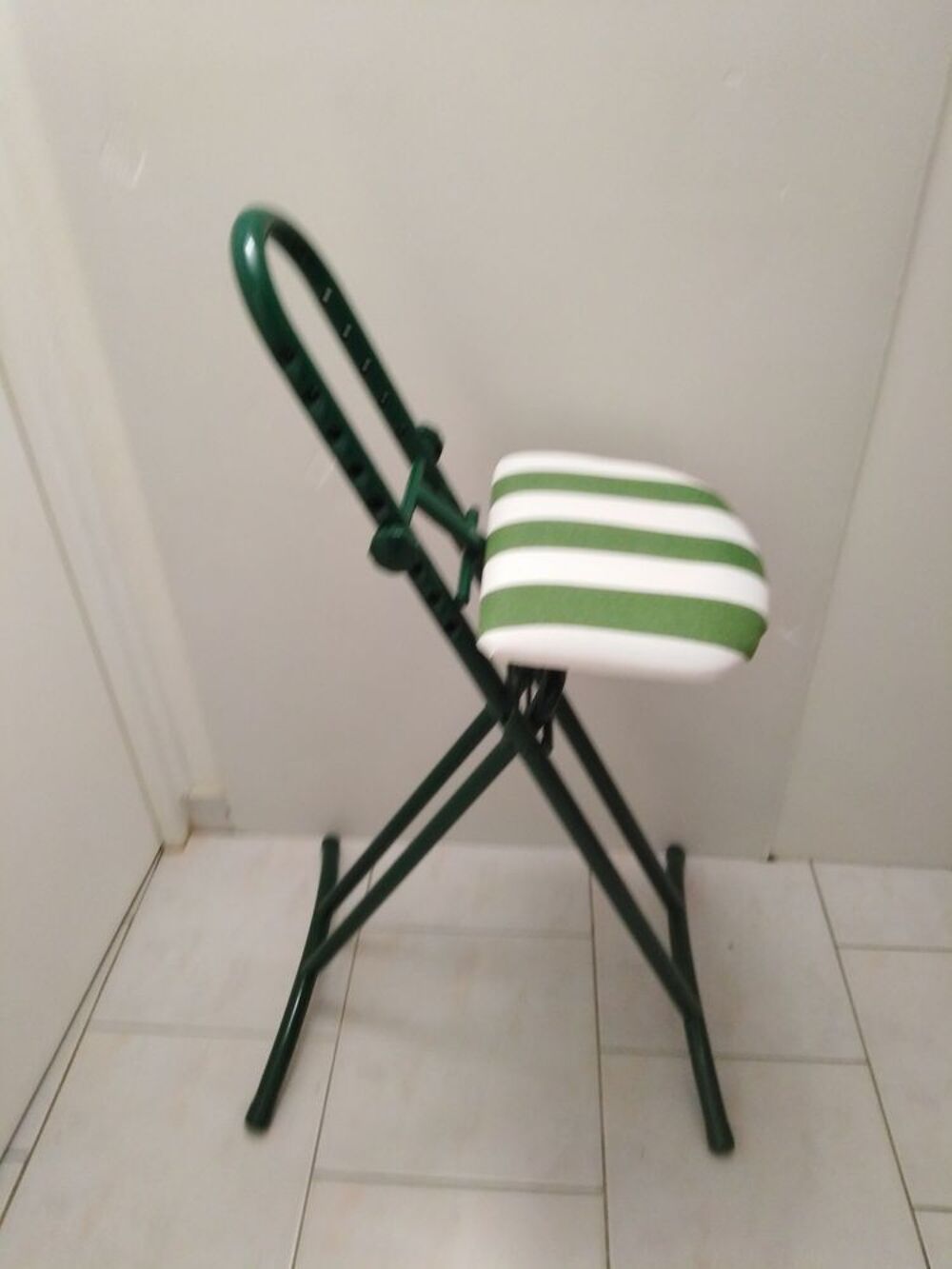 CHAISE POUR REPASSER
Meubles