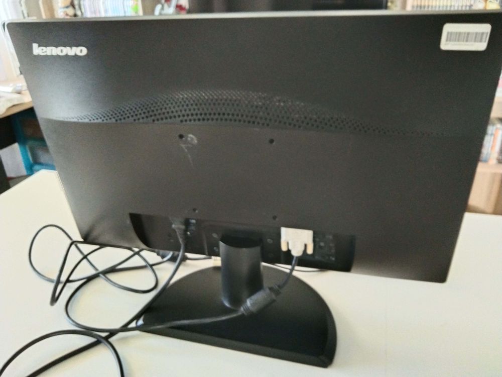 Ecran Pc Lenovo 55 cm et clavier Matériel informatique