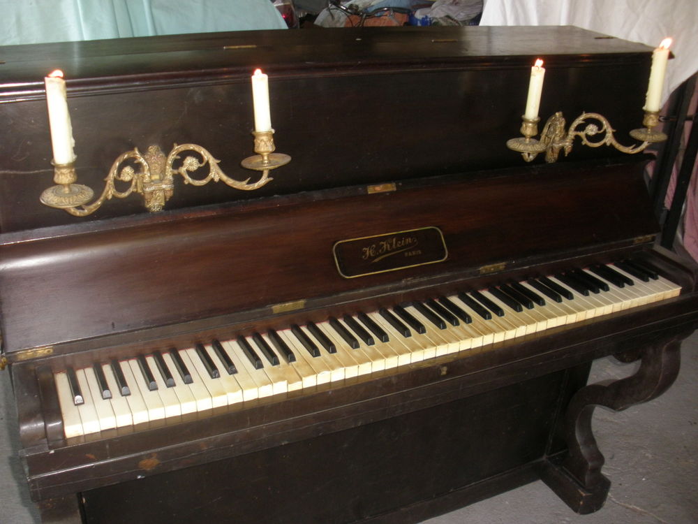 piano droit Instruments de musique