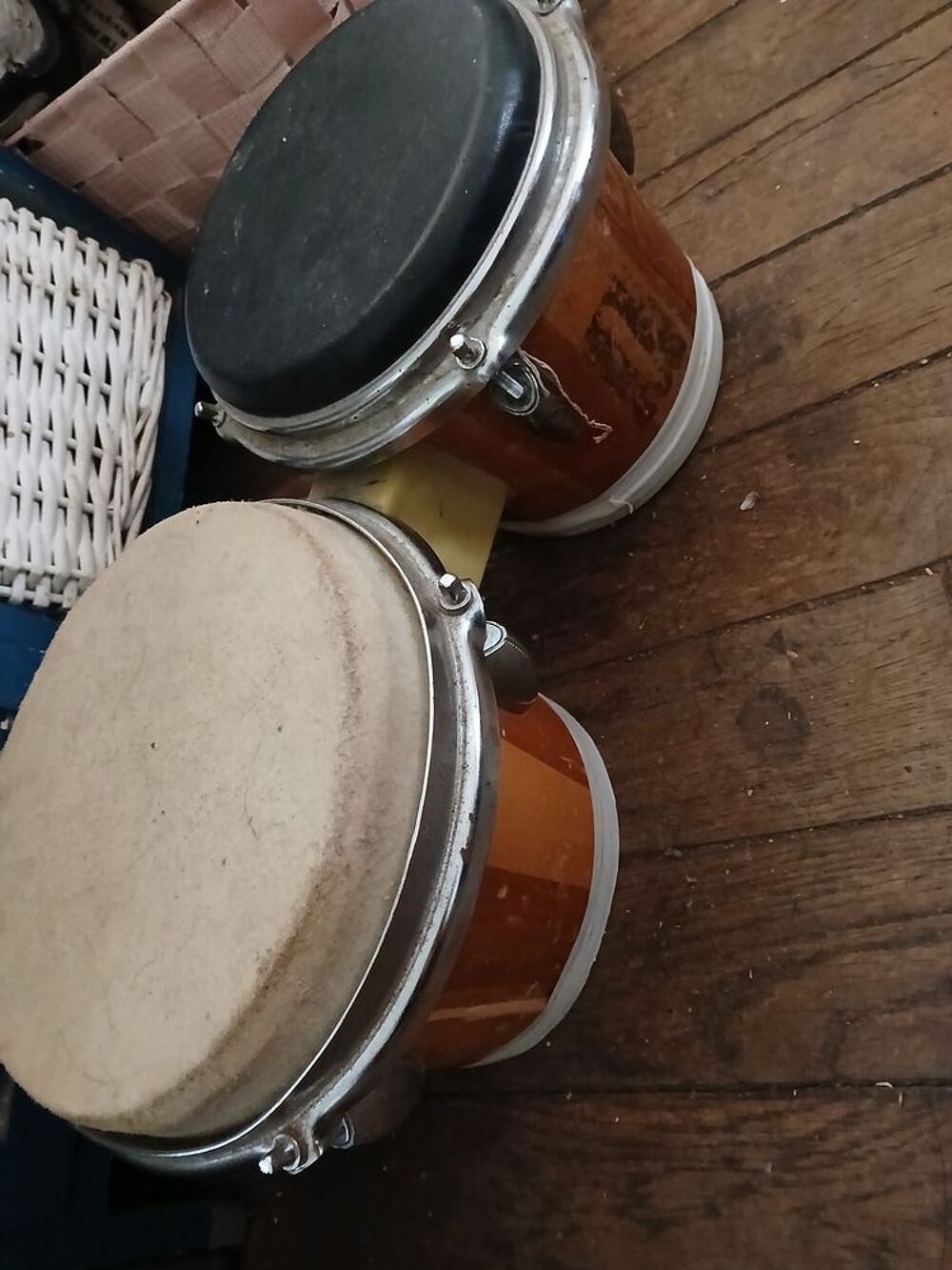 Djemb&eacute; "bongos" &agrave; vendre 30 euros 
Svp....
Merci....bien. Instruments de musique