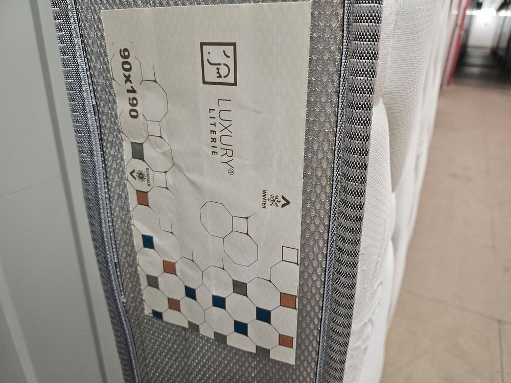 Matelas m&eacute;moire de forme neuf Mobilier enfants
