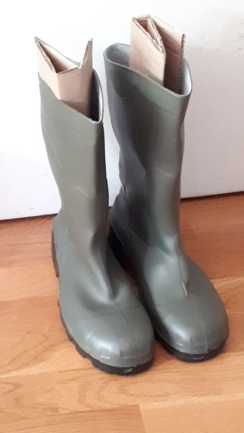 Bottes de sécurité neuves Dunlop 30 Paris 13 (75)
