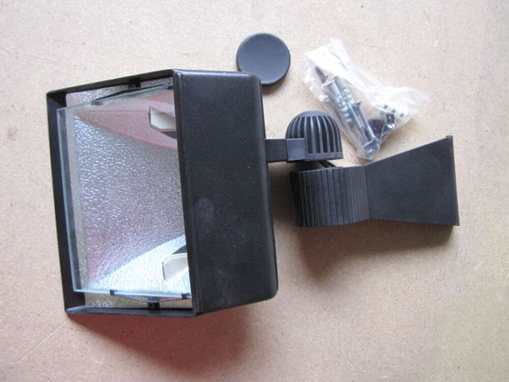 Projecteur Halog&egrave;ne 300w neuf Décoration