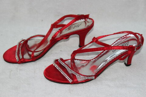 Chaussure femme rouge  4 Montigny-Lencoup (77)