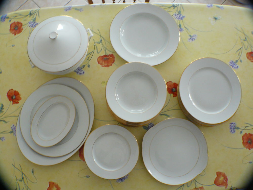 SERVICE DE TABLE LIMOGES BLANC LISERE DORE Cuisine