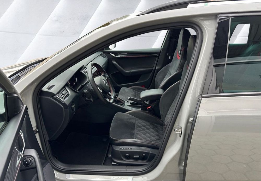Octavia Combi 2.0 TSI 245 ch DSG7 RS 2020 occasion 69007 Lyon