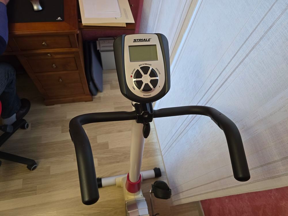 V&eacute;lo appartement avec compteur branchement secteur..
Sports