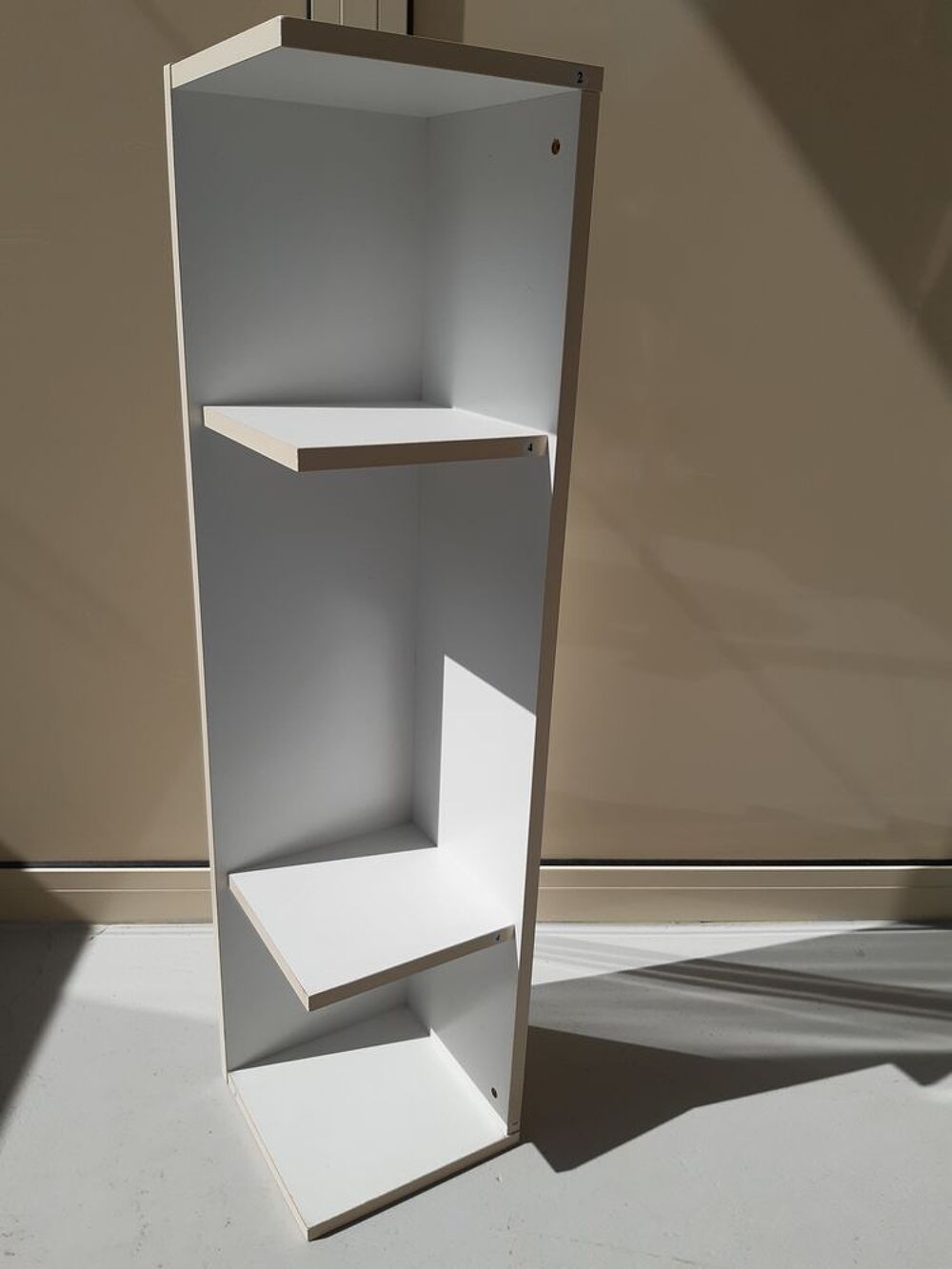 Colonne Etag&egrave;re Blanche . Décoration