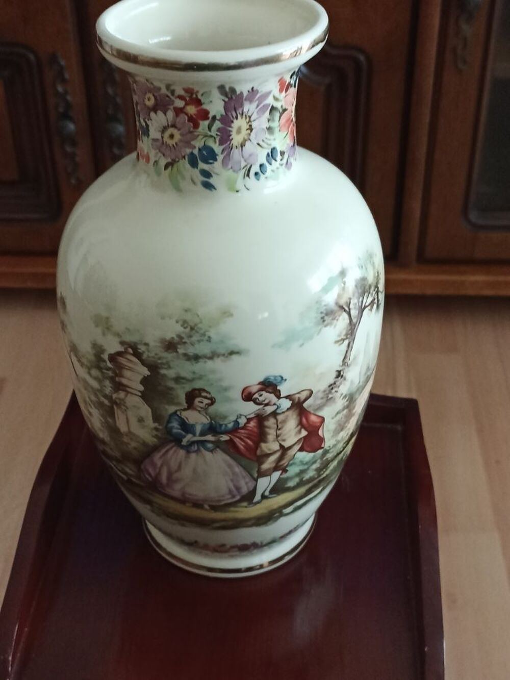 Vase en porcelaine sign&eacute; JAPONAIS Décoration