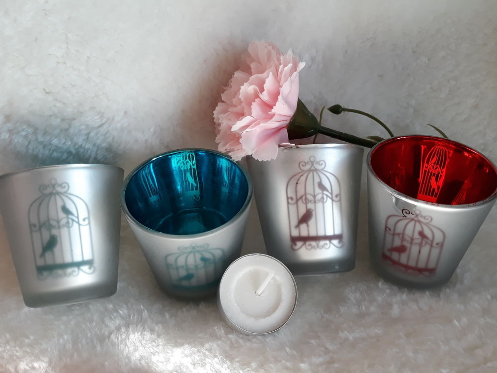 Lot de 4 bougeoirs bleu et rouge - NEUF - et 4 bougies offer Décoration