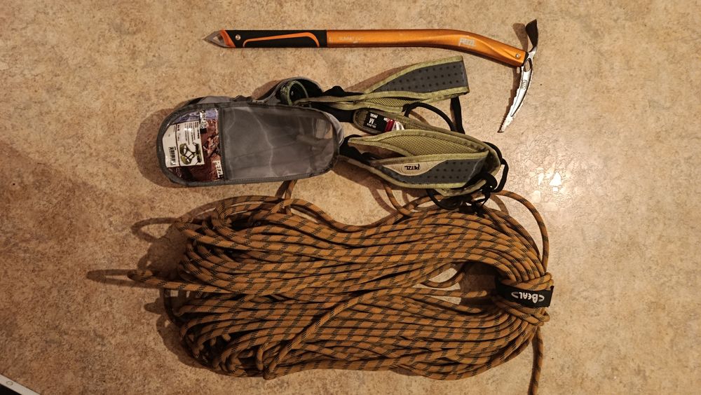  lot complet de mat&eacute;riel d'alpinisme et d'escalade, Sports