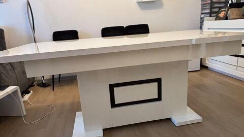 Salle à manger (Table, buffet + Miroir) 600 Longwy-sur-le-Doubs (39)