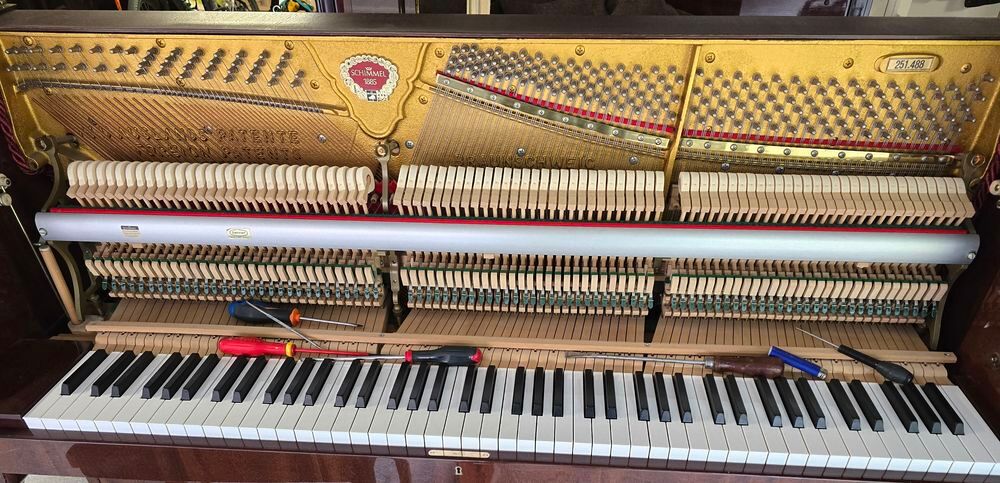 Piano Schimmel Instruments de musique