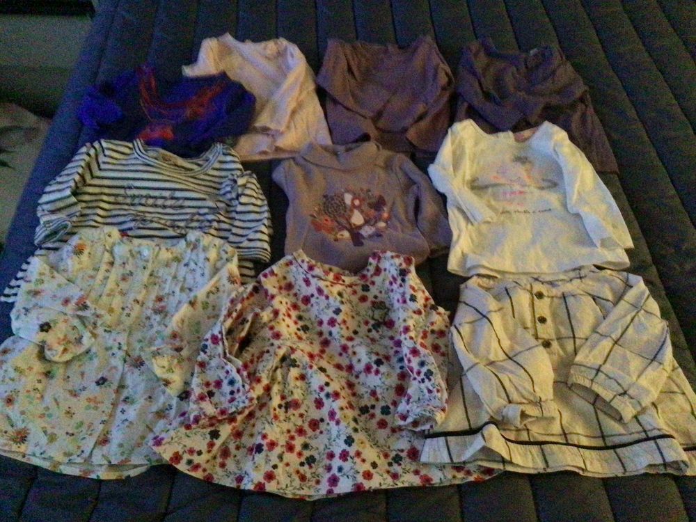 Lot de 11 articles v&eacute;tements b&eacute;b&eacute; fille
Vêtements enfants