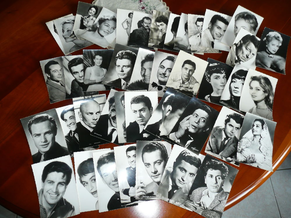 Lot de 43 cartes postales acteurs chanteurs (euse) 